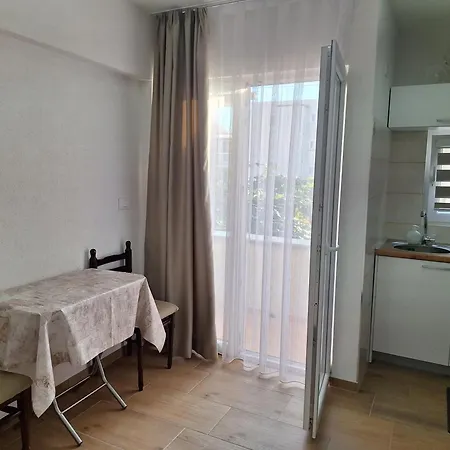 Eminovic 3 Apartment *